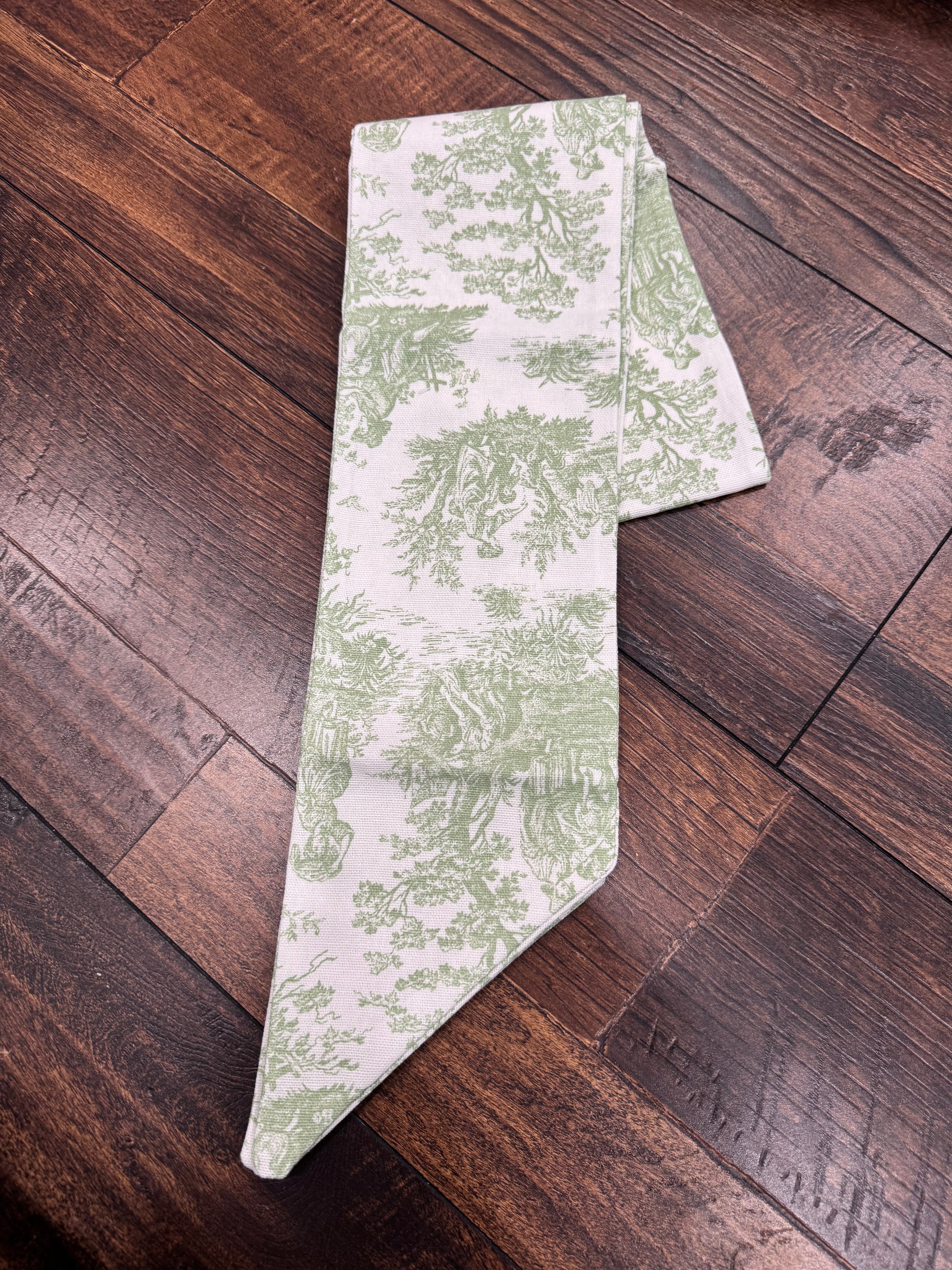 Green Toile Wreath Sash