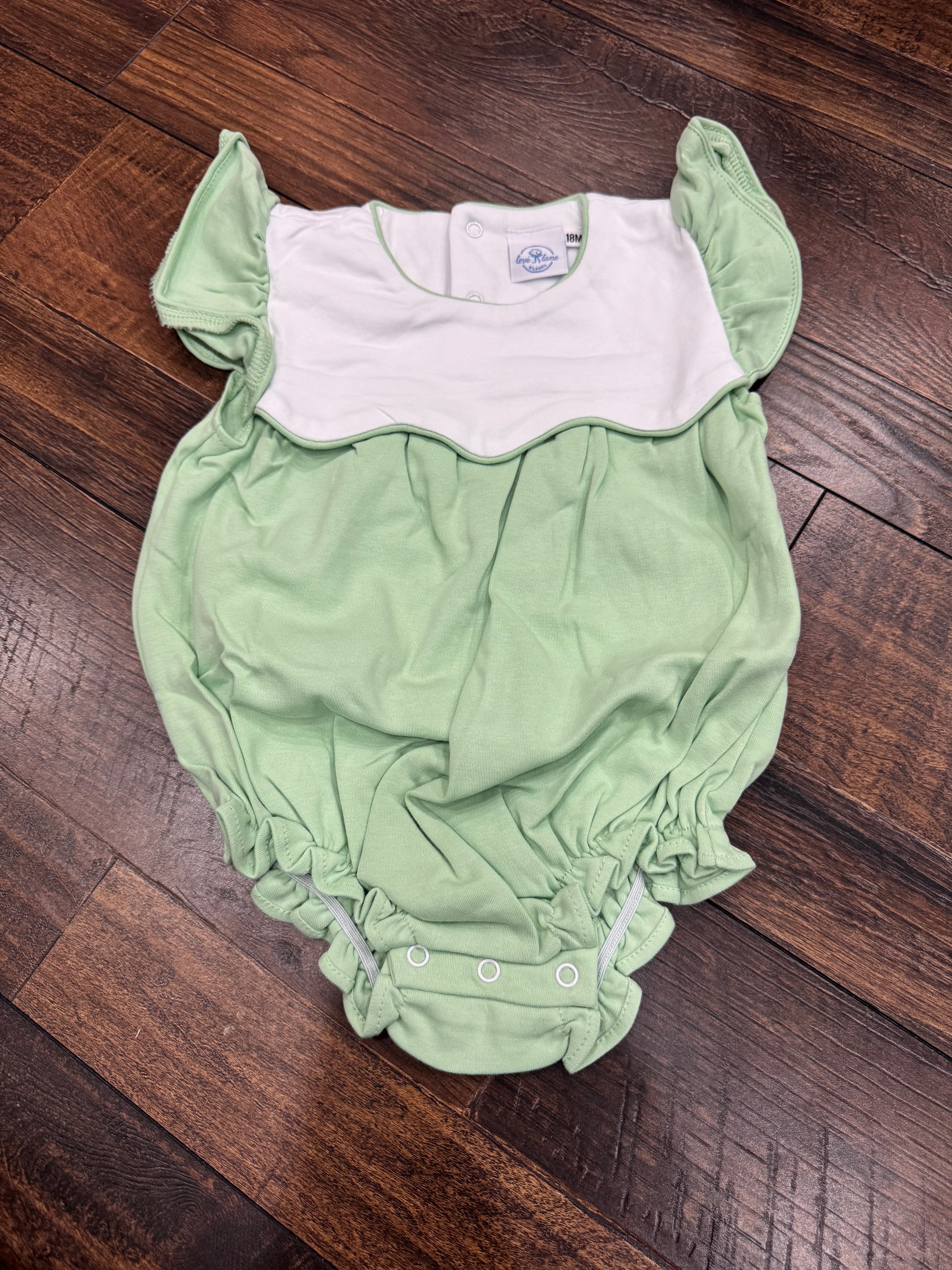 18M Green Scallop Bubble